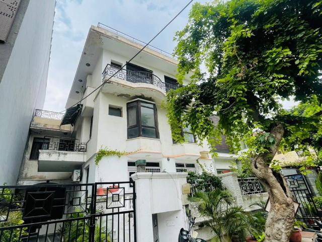 Resale | 6 BHK 375 Sq.Yd. Independent House in DLF Phase II