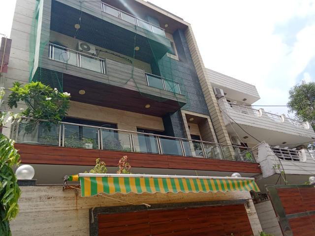 Resale | 6+ BHK 400 Sq.Ft. Independent House in Dlf Ankur Vihar