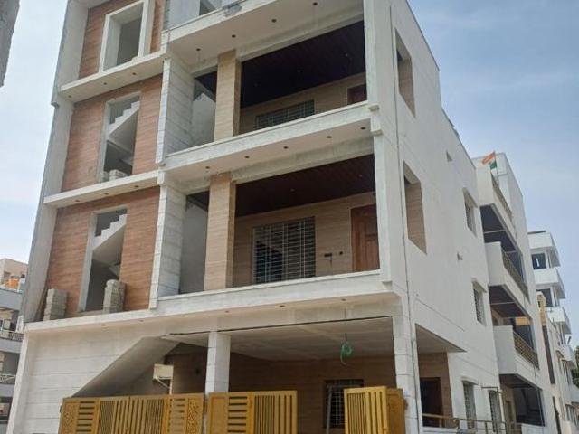 Resale | 6 BHK 4400 Sq.Ft. Independent House in Hennur
