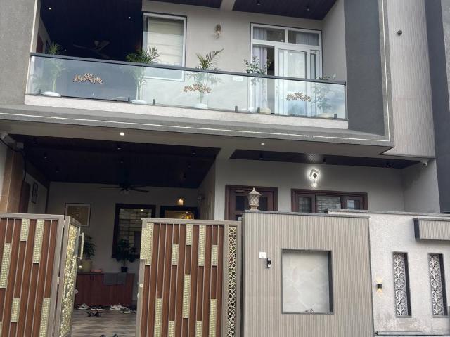 Resale | 6+ BHK 4500 Sq.Ft. Villa in Vardhman Nagar