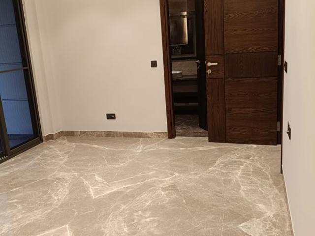 Resale | 6+ BHK + 507 Sq.Yd. Independent House in New Friends Colony