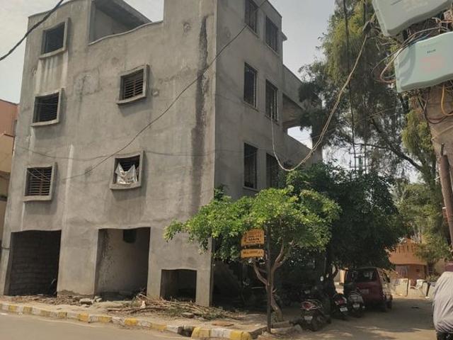 Resale | 6+ BHK + 5000 Sq.Ft. Independent House in Hennur