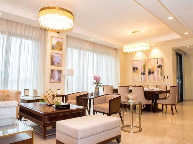 Resale | 6 BHK 5000 Sq.Ft. Penthouse in Chattarpur