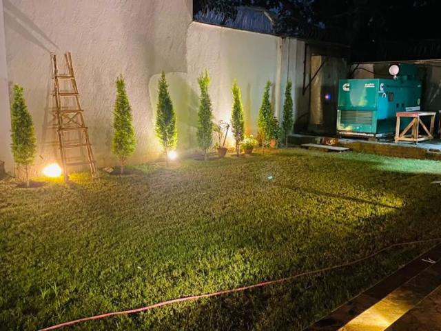 Resale | 6+ BHK + 500 Sq.Ft. Villa in New Friends Colony