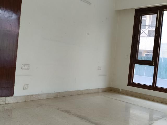 Resale | 6+ BHK 500 Sq.Yd. Independent House in Mishra Property