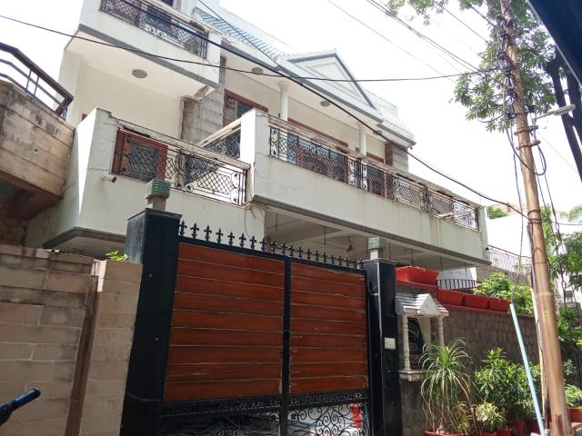 Resale | 6+ BHK 500 Sq.Yd. Independent House in Dlf Ankur Vihar