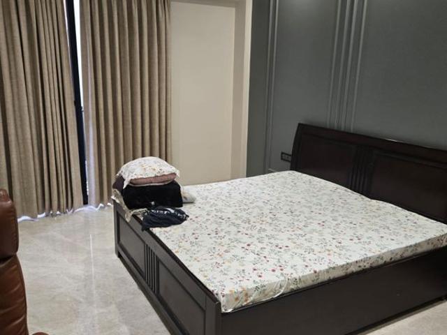 Resale | 6+ BHK + 500 Sq.Yd. Independent House in Sector 46