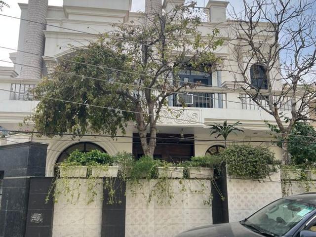 Resale | 6+ BHK 500 Sq.Yd. Independent House in Sector 7