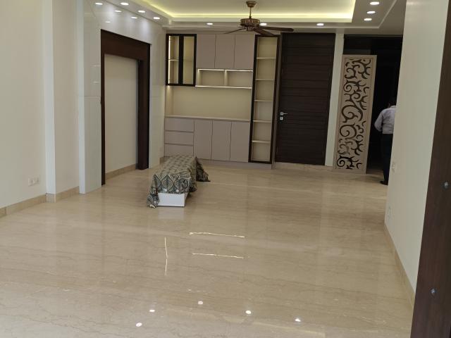 Resale | 6+ BHK 501 Sq.Yd. Independent House in Mishra Property