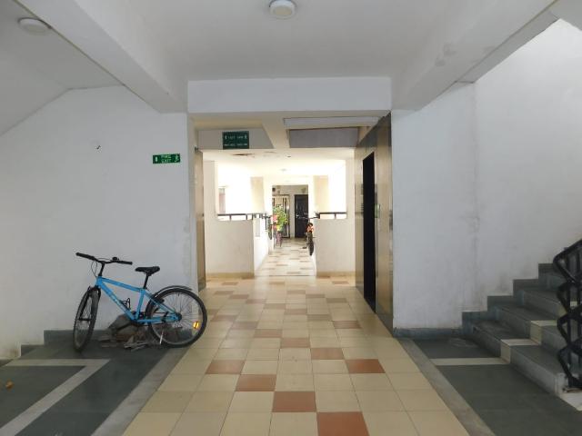 Resale | 6+ BHK 5300 Sq.Ft. Apartment in Purvanchal Silver Estate