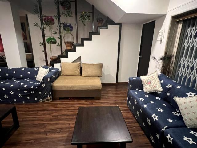 Resale | 6 BHK 5500 Sq.Ft. Apartment in Golden Beach Society
