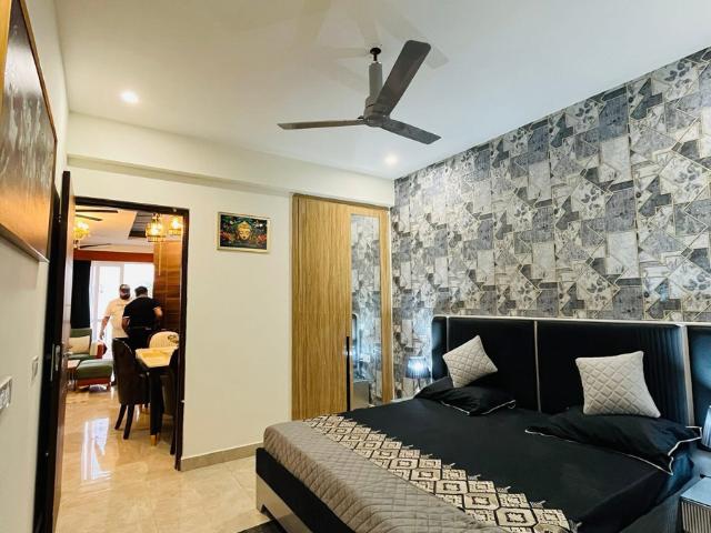 Resale | 6+ BHK 5750 Sq.Ft. Penthouse in Aerocity