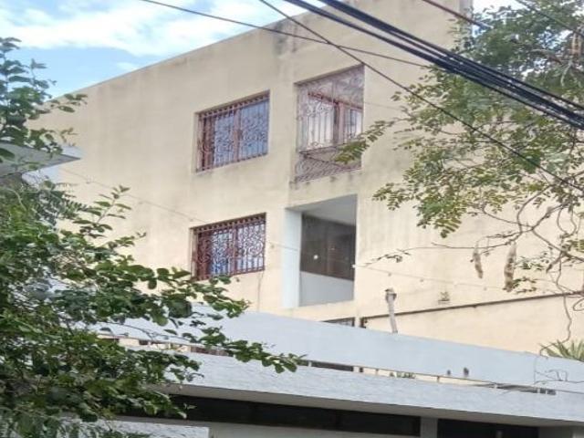 Resale | 6+ BHK + 575 Sq.Yd. Villa in New Friends Colony