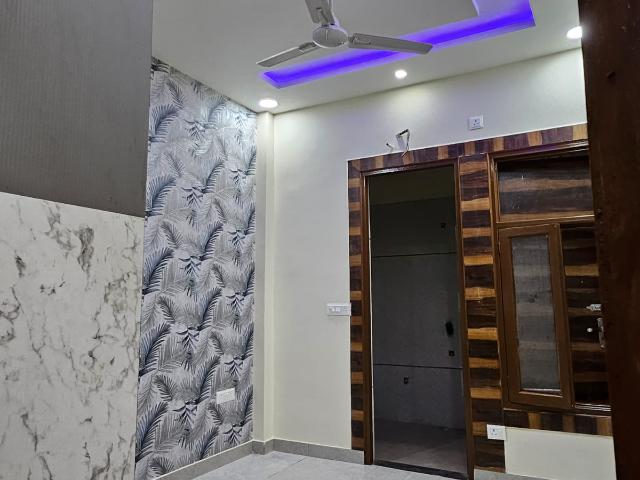 Resale | 6+ BHK 6300 Sq.Ft. Apartment in VVIP Addresses
