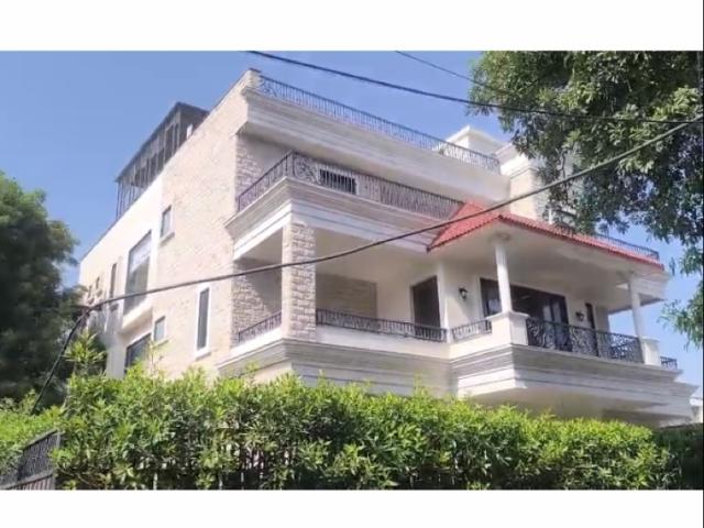 Resale | 6 BHK 670 Sq.Yd. Independent House in Sector 70