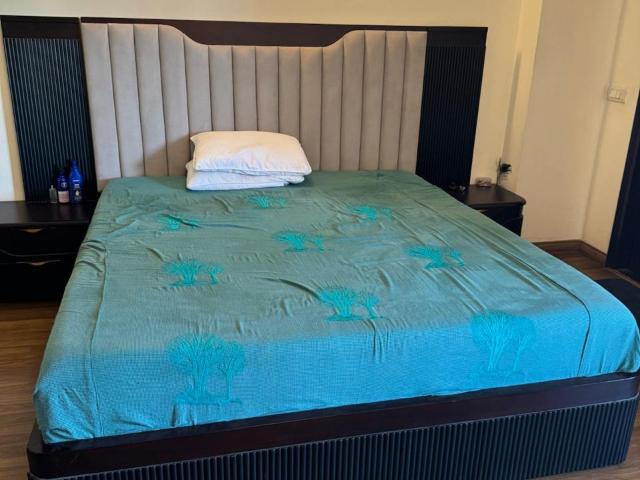 Resale | 6+ BHK + Extra Room 600 Sq.Yd. Villa in Bharat Residency Gurgaon