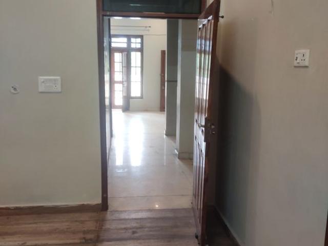 Resale | 6+ BHK + Extra Room 9870 Sq.Ft. Independent House in Aliganj