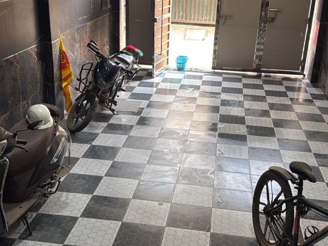 Resale | 6+ BHK + Extra Room 100 Sq.Yd. Independent House in Palam Vihar Extension