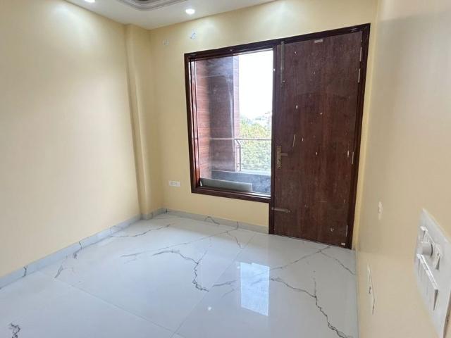 Resale | 6 BHK + Extra Room 112 Sq.Mt. Independent House in Sector 46