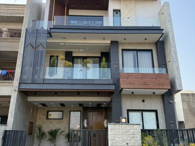 Resale | 6 BHK + Extra Room 200 Sq.Yd. Independent House in Sector 123
