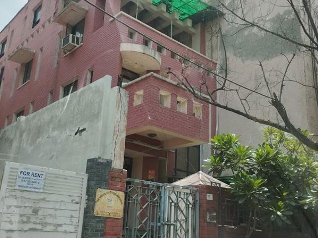 Resale | 6+ BHK + Extra Room 202 Sq.Mt. Independent House in Sector 12