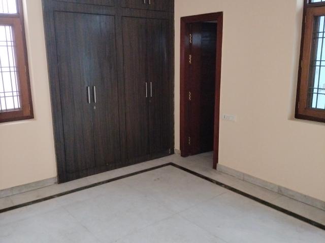 Resale | 6 BHK + Extra Room 2150 Sq.Ft. Villa in Gomti Nagar
