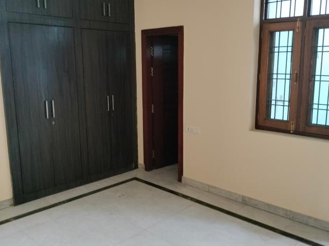 Resale | 6 BHK + Extra Room 2152 Sq.Ft. Villa in Gomti Nagar