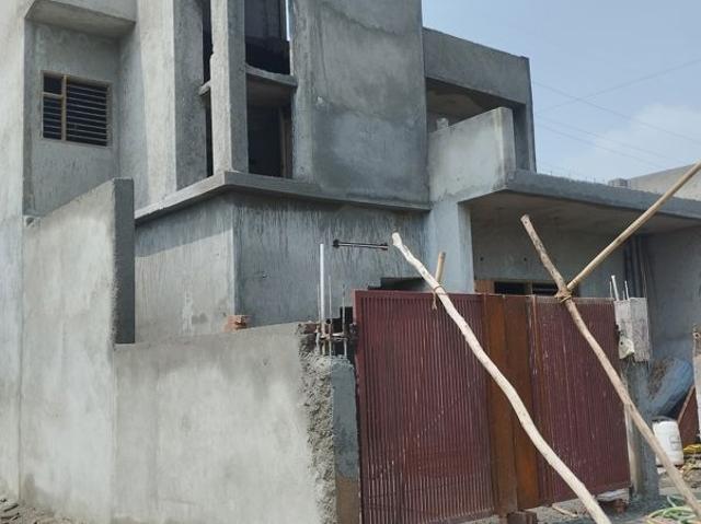 Resale | 6+ BHK + Extra Room 303 Sq.Ft. Independent House in BPTP Parkland