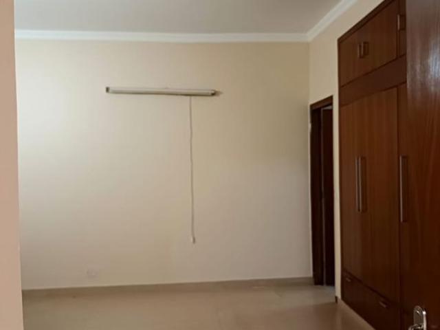 Resale | 6 BHK + Extra Room,Store Room 112 Sq.Mt. Independent House in Sector 31
