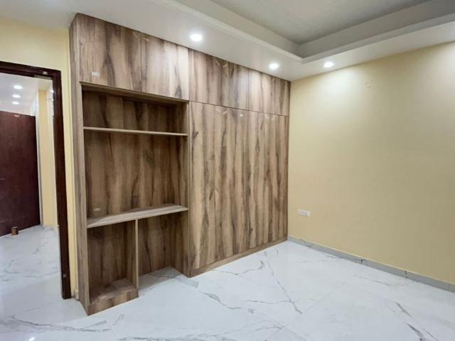 Resale | 6+ BHK + Extra Room,Store Room 250 Sq.Mt. Independent House in Sector 34