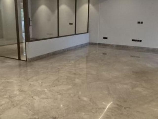 Resale | 6+ BHK + Servant Room,Basement 120 Sq.Yd. Independent House in DLF Independent Floors