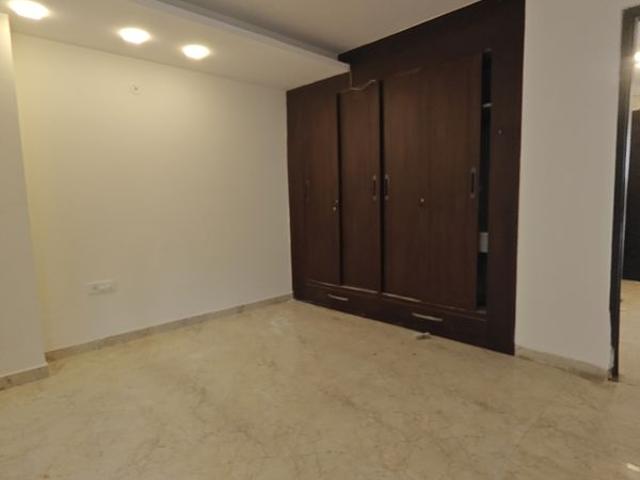 Resale | 6+ BHK + Servant Room,Store Room 215 Sq.Yd. Independent House in Ansal Sushant Lok I