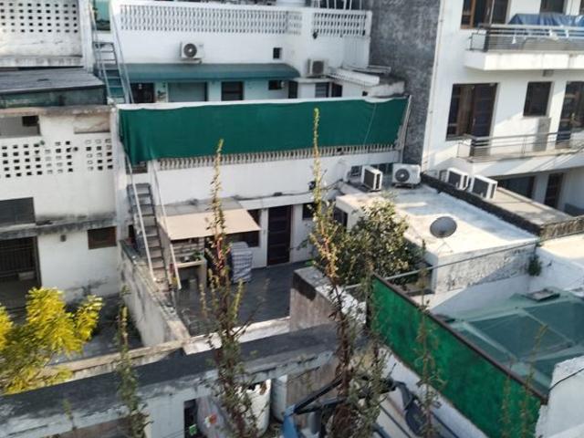 Resale | 6 BHK + Servant Room,Study Room 1054 Sq.Yd. Independent House in Sector 7