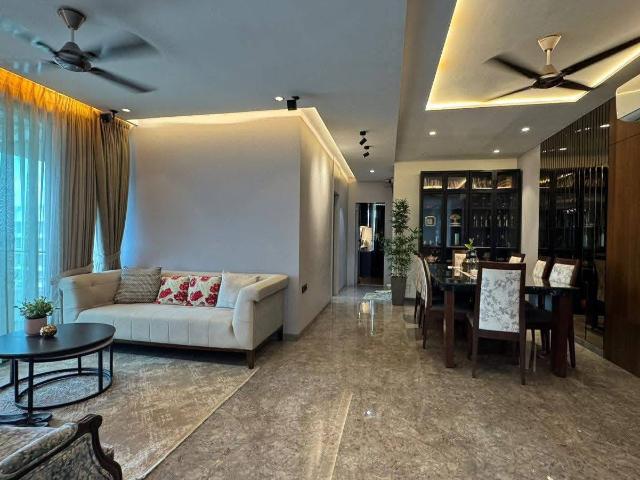 Resale | 6 BHK + Servant Room,Study Room 2350 Sq.Ft. Apartment in Oberoi Realty Springs