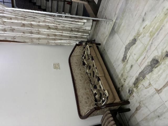 Resale | 6 BHK + Servant Room,Study Room,Extra Room 180 Sq.Mt. Independent House in Sector 41