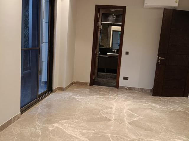 Resale | 6+ BHK + Servant Room,Study Room,Extra Room,Basement,Store Room 800 Sq.Yd. Independent House in New Friends Colony