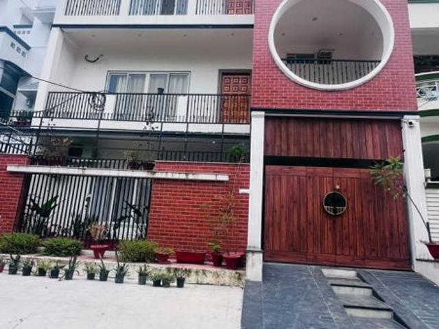 Resale | 6+ BHK + Servant Room,Study Room,Extra Room,Store Room 2200 Sq.Ft. Independent House in Vrindavan Yojna