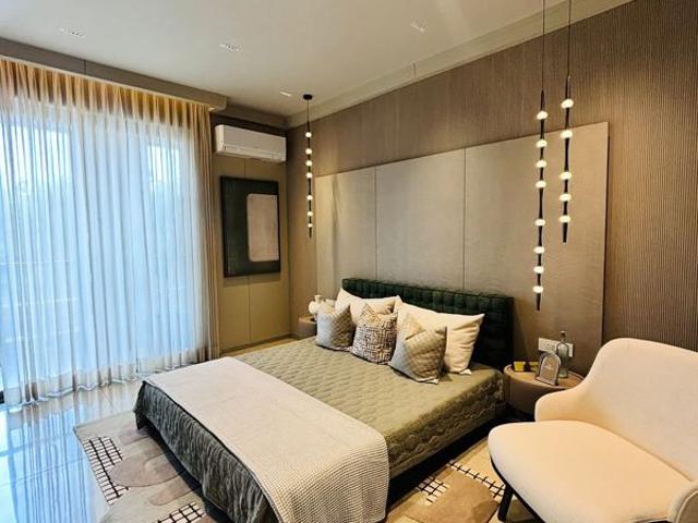 Resale | 6 BHK + Servant Room,Study Room,Extra Room,Store Room 550 Sq.Yd. Villa in Civil Lines