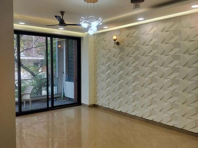 Resale | 6+ BHK + Servant Room 160 Sq.Yd. Villa in Agrasen Apartment