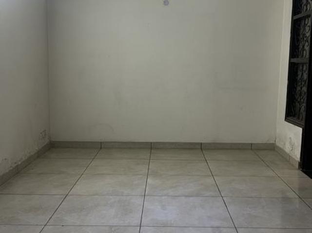 Resale | 6 BHK + Servant Room 175 Sq.Mt. Independent House in Sector 39