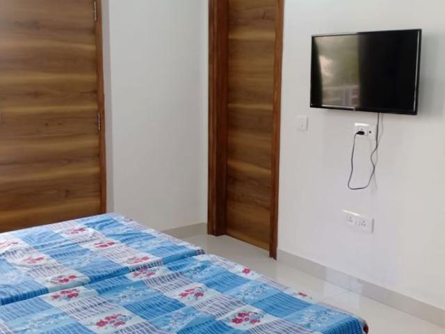Resale | 6+ BHK + Servant Room 192 Sq.Yd. Villa in Vipul World Floors