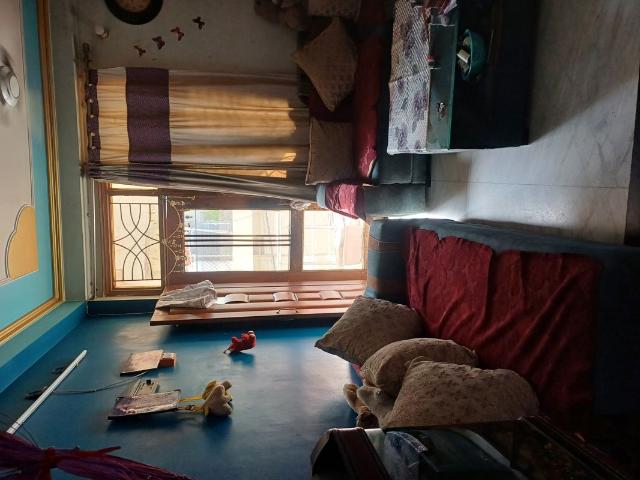 Resale | 6+ BHK + Servant Room 100 Sq.Yd. Independent House in Molarband Extension