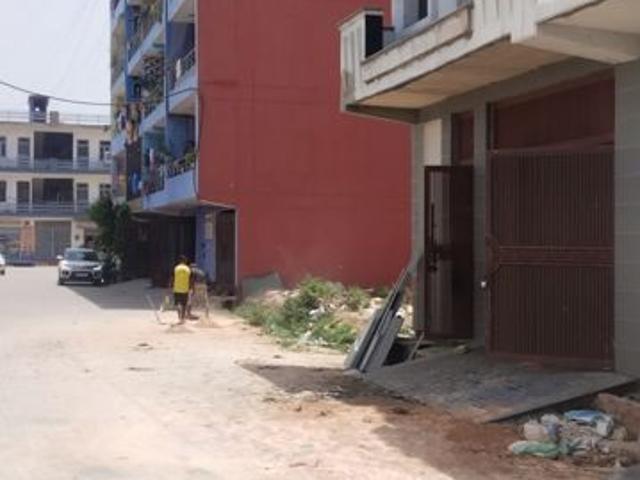 Resale | 6 BHK + Servant Room 100 Sq.Yd. Independent House in New Friends Colony