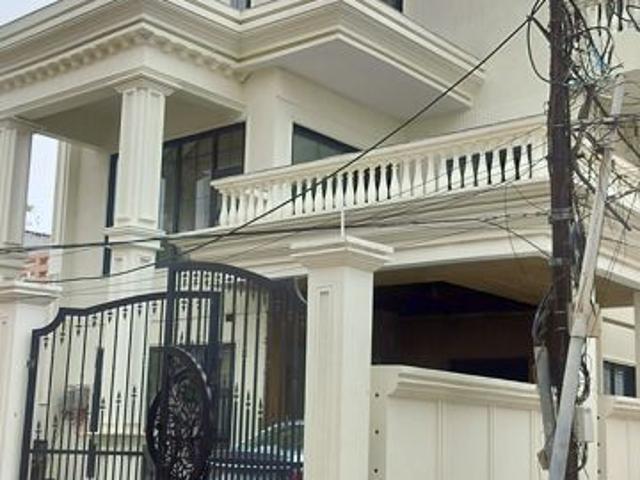 Resale | 6+ BHK + Servant Room 2625 Sq.Ft. Villa in Hazratganj