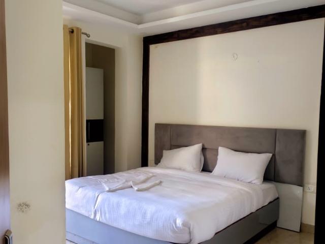 Resale | 6+ BHK + Servant Room 2367 Sq.Ft. Independent House in Sector 31
