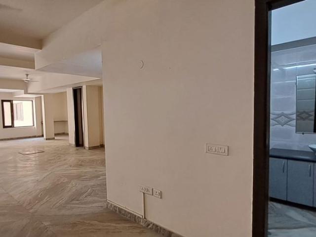 Resale | 6+ BHK + Servant Room 360 Sq.Yd. Independent House in DLF City Phase IV