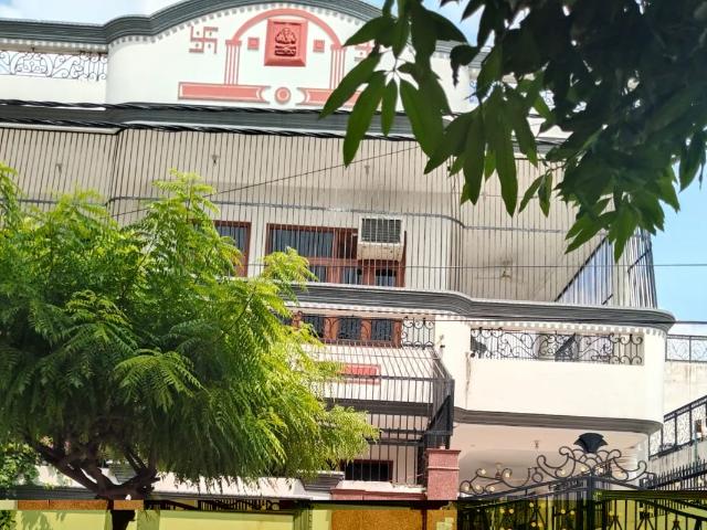 Resale | 6 BHK + Servant Room 360 Sq.Yd. Independent House in Shastri Nagar