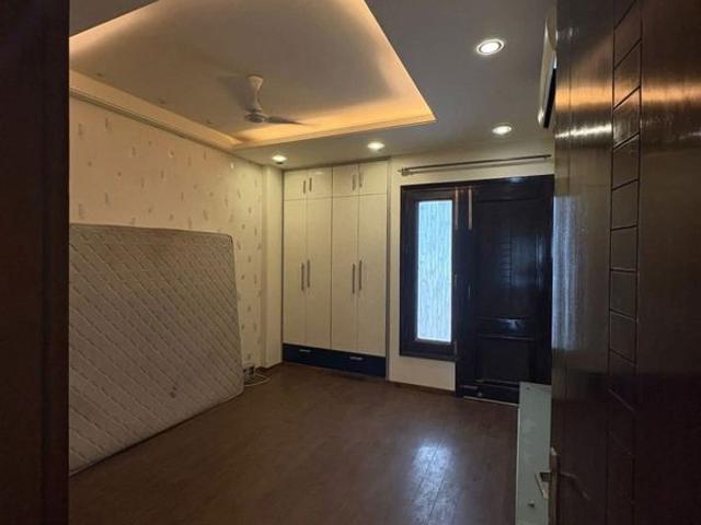 Resale | 6 BHK + Servant Room 316 Sq.Yd. Independent House in DLF Independent Floors