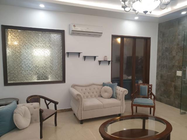 Resale | 6 BHK + Servant Room 4600 Sq.Ft. Villa in Jaypee Kallisto Town Homes