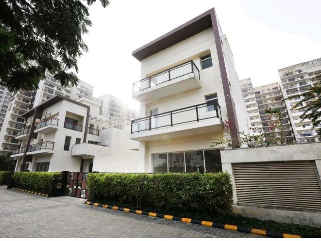 Resale | 6 BHK + Servant Room 7000 Sq.Ft. Independent House in Bestech Park View Grand Spa